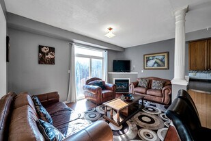 50 Dent St in Ajax, ON - Building Photo