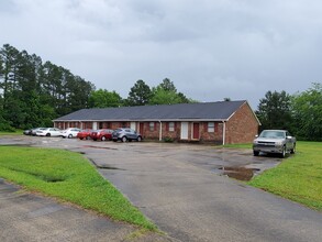 Stantonsburg West Apartments in Greenville, NC - Building Photo - Building Photo