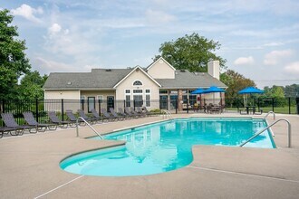 Windridge Townhomes in Florence, KY - Foto de edificio - Building Photo
