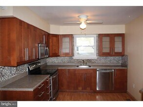 1418 Alexander Way in Bensalem, PA - Building Photo - Building Photo