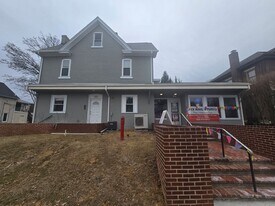 801 W Broad St in Bethlehem, PA - Building Photo