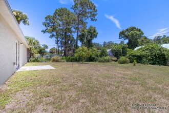 1345 17th Ln SW in Vero Beach, FL - Building Photo - Building Photo