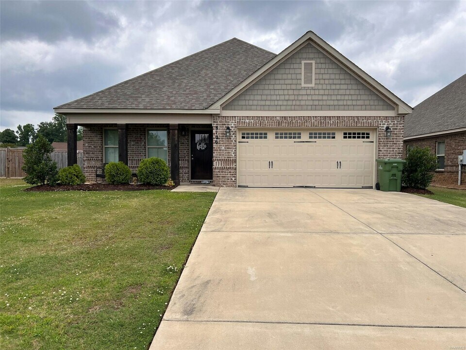 8106 Faith Ct in Montgomery, AL - Building Photo