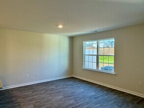 149 Tributary Wy in Fuquay Varina, NC - Building Photo - Building Photo