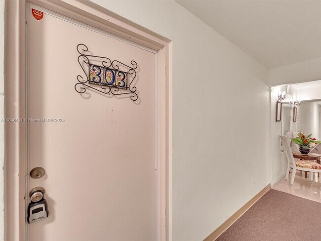 2551 NW 41st Ave in Lauderhill, FL - Building Photo - Building Photo