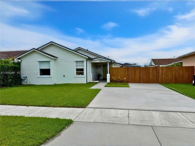 20911 SW 125th Avenue Rd in Miami, FL - Building Photo - Building Photo