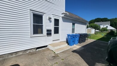 9 Maple St, Unit 9 Maple Street Fl 2 in Cumberland, RI - Building Photo - Building Photo