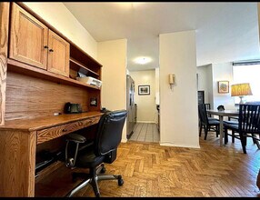 62 W 62nd St in New York, NY - Building Photo - Building Photo