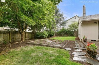 16284 NW Lyndel Ln in Beaverton, OR - Building Photo - Building Photo