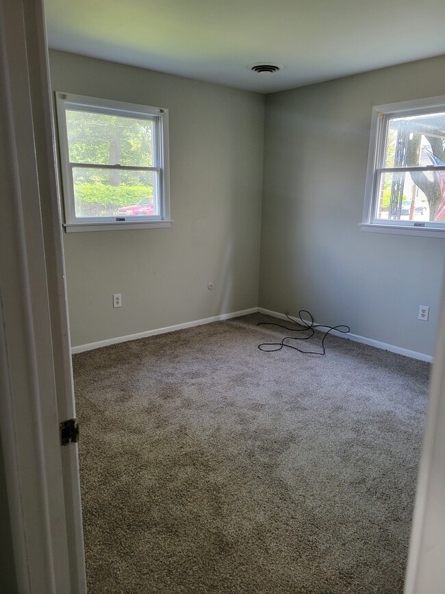 4822 Kutztown Rd, Unit 3 in Temple, PA - Foto de edificio - Building Photo