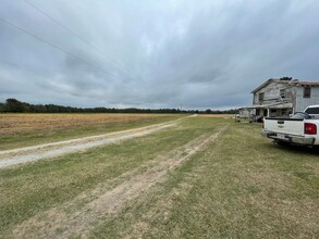 2042 Mt Olive Hwy in Newton Grove, NC - Building Photo - Building Photo