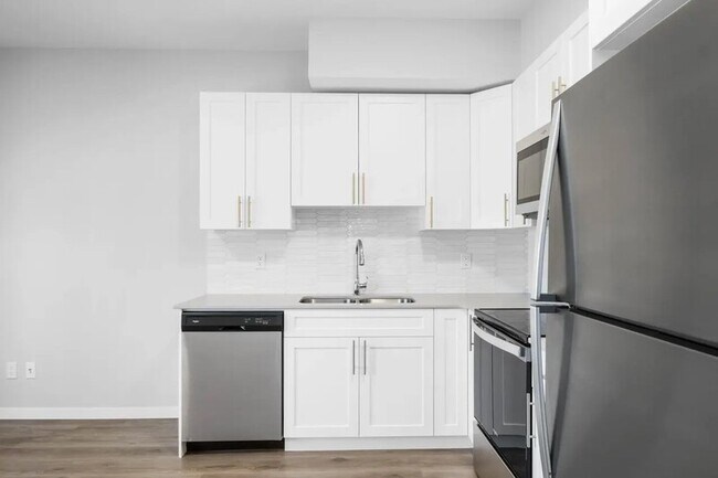 408 Pioneer Rd in Spruce Grove, AB - Building Photo - Building Photo