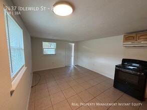 2437 Idlewild St in Lakeland, FL - Building Photo - Building Photo