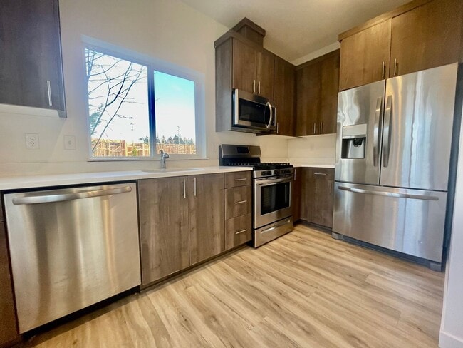 property at 12109 SE Pardee St