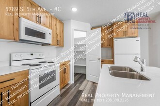 5789 S 5th Ave in Pocatello, ID - Building Photo - Building Photo