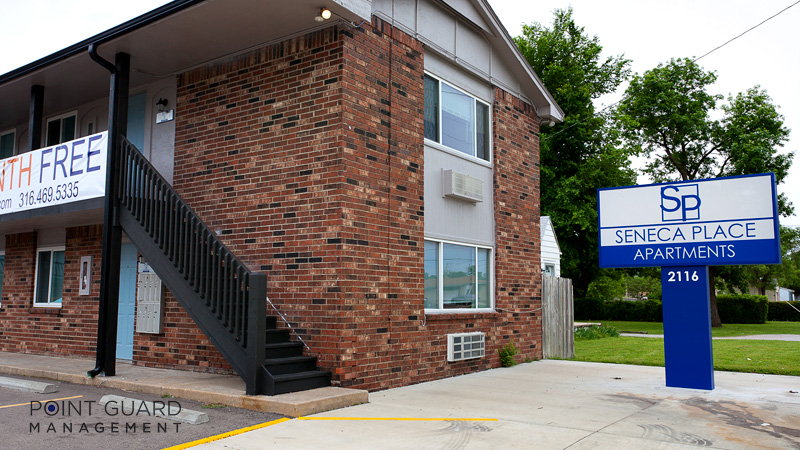 Seneca Place in Wichita, KS - Building Photo