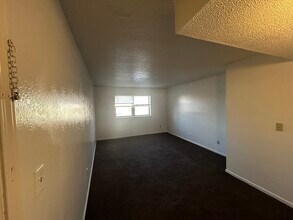 1413 W Maple Ave in Independence, MO - Building Photo - Building Photo