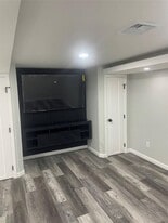 160 Massachusetts Ave in Bay Shore, NY - Building Photo