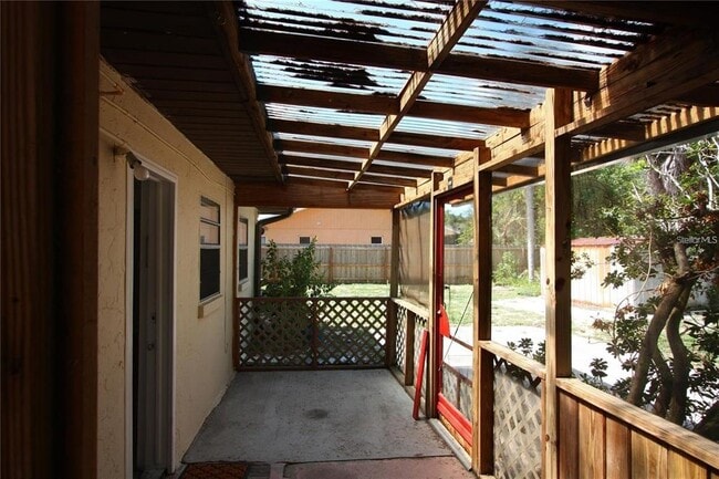 615 Shore Rd in Nokomis, FL - Building Photo - Building Photo