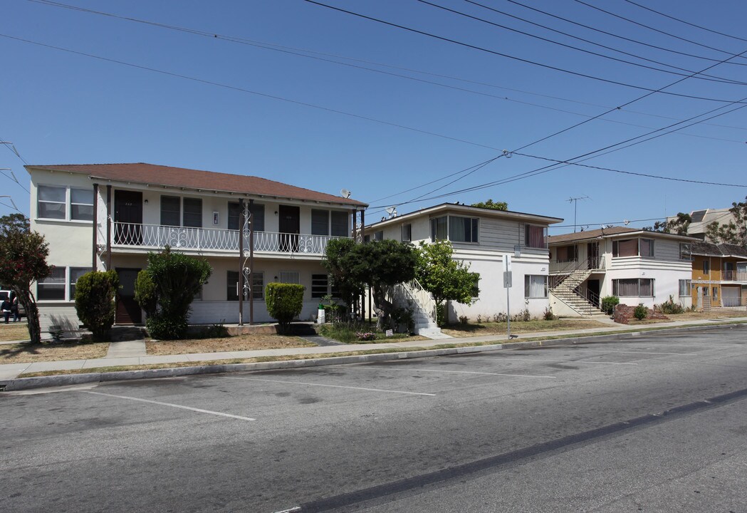 235 W Regent St in Inglewood, CA - Building Photo