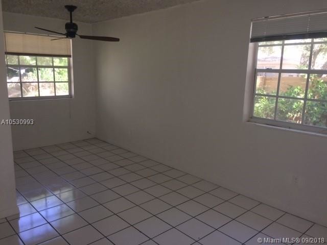 3183 Plaza St-Unit -. in Miami, FL - Building Photo