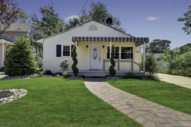 property at 2908 Alfaretta Pl