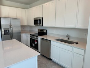 3274 Laurent Lp in Davenport, FL - Building Photo - Building Photo