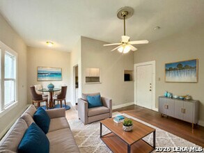 319 Army Blvd in San Antonio, TX - Building Photo - Building Photo