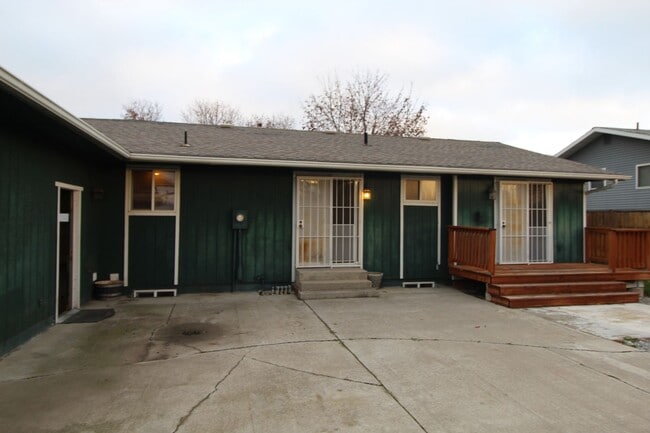 6903 N Cincinnati St in Spokane, WA - Building Photo - Building Photo