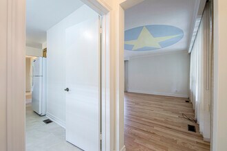 7 Sylla Ave in Toronto, ON - Building Photo - Building Photo