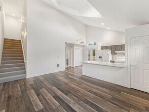 1434 NE Covington Ln in Bend, OR - Foto de edificio - Building Photo