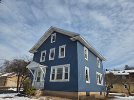 630 N Courtland St in East Stroudsburg, PA - Building Photo