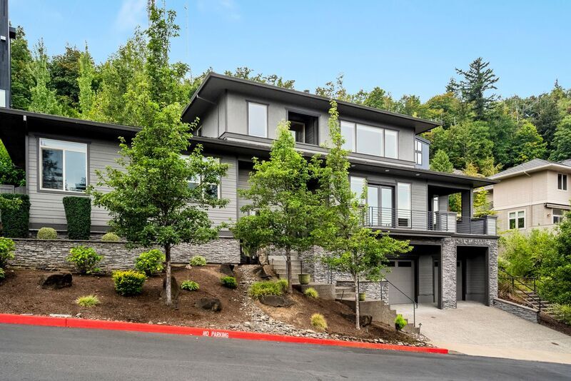 307 NW Meridian Ridge Ct in Portland, OR - Building Photo