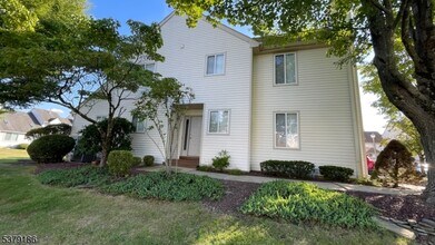 12 Independence Ct in Montville, NJ - Building Photo - Building Photo