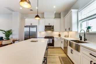 2339 Eagle St, Unit Entire Home – 3BR 3.5BA in Houston, TX - Foto de edificio - Building Photo