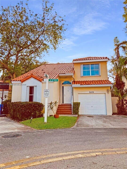 3270 N 37th Terrace in Hollywood, FL - Building Photo