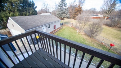 1402-1402 Summit Ave, Unit Upper in Waukesha, WI - Building Photo - Building Photo