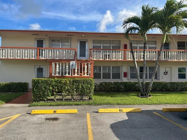 92 Kent F in West Palm Beach, FL - Building Photo