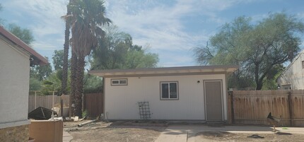 2041 Low Rd in El Centro, CA - Building Photo - Building Photo