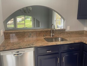 173 Foxbridge Village Rd in Branford, CT - Building Photo - Building Photo