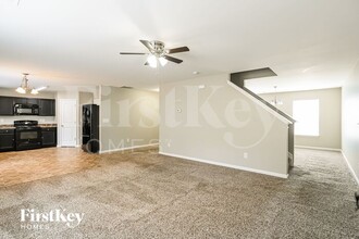 9017 Sharpes Cir in Charlotte, NC - Building Photo - Building Photo