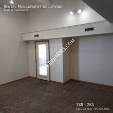 4420 SE Oakview Ct in Topeka, KS - Building Photo - Building Photo