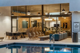 2121 Apartments in Phoenix, AZ - Building Photo - Building Photo