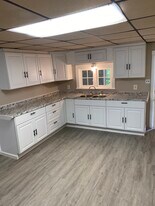 515 W Market St, Unit Left