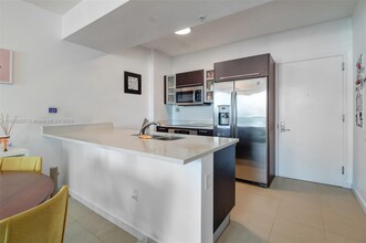 333 NE 24th St, Unit 1012 in Miami, FL - Building Photo - Building Photo