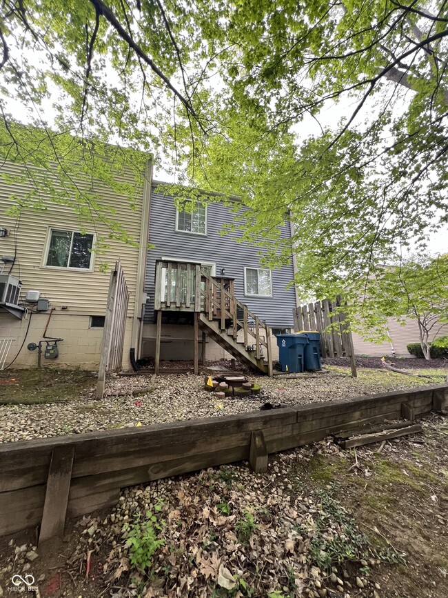 9445 Timber View Dr in Indianapolis, IN - Building Photo - Building Photo
