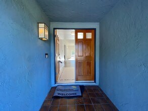 2058 Steiger Ln in Oceanside, CA - Building Photo - Building Photo