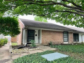 13722 Flagstone Ln in Dallas, TX - Building Photo
