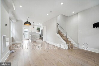 608 Roxboro Pl NW in Washington, DC - Building Photo - Building Photo