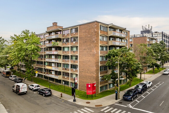 Z-PC in Montréal, QC - Building Photo - Building Photo